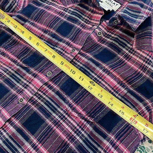 Ariat Women Size XS Pink and Blue Plaid Shirt - Picture 10 of 10